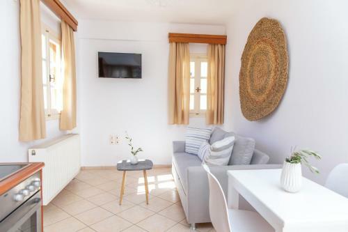 Almyra Apartment