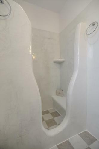 Villa White Cocoon