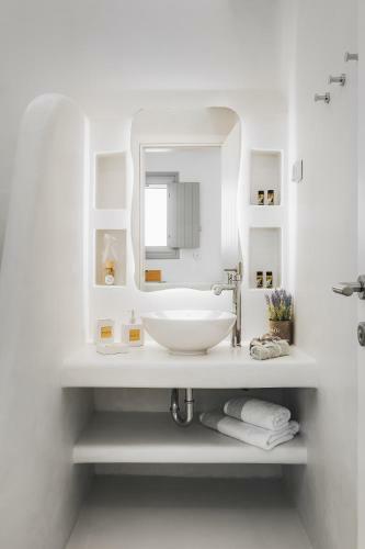 Lodge Xerolithos Natural Living