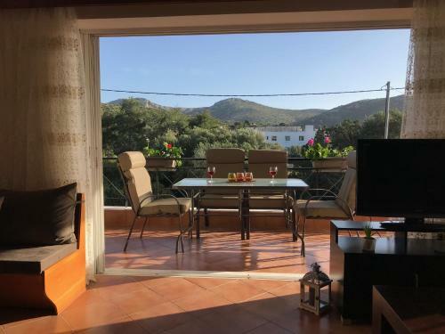 Athenian Riviera Family House