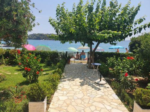 Daglas Beach House At Nidri