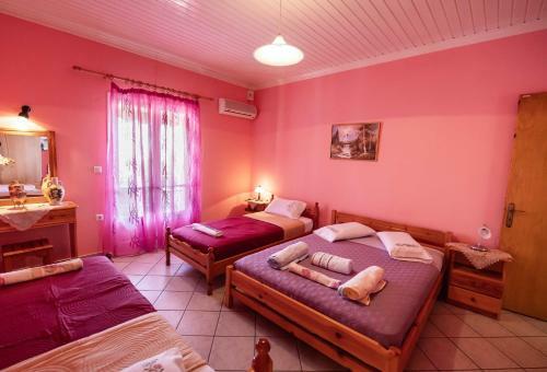 Efthalia Apartments & Studios