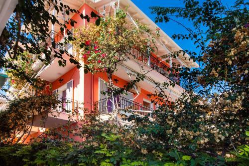 Efthalia Apartments & Studios