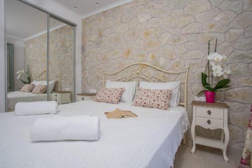 Villa Alexandros Stone House