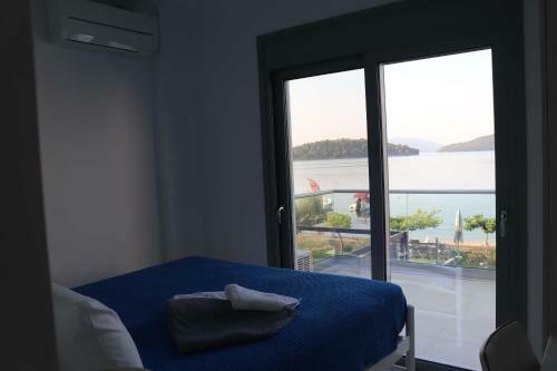 The Beach Villa, Perigiali - Luxury Beachfront