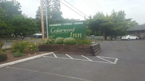 Motel Cedarwood Inn