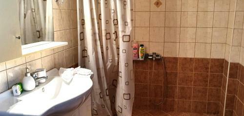 Apartamento Palairos: Rose Garden Experience (A/c, Wi-fi, Bbq)