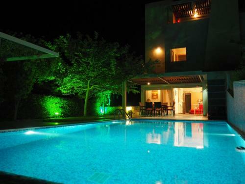 Deluxe 3bd Pool Villa In Chrousso Beach Paliouri
