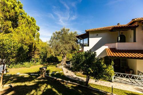 Casa Villa, Xenia Paliouri