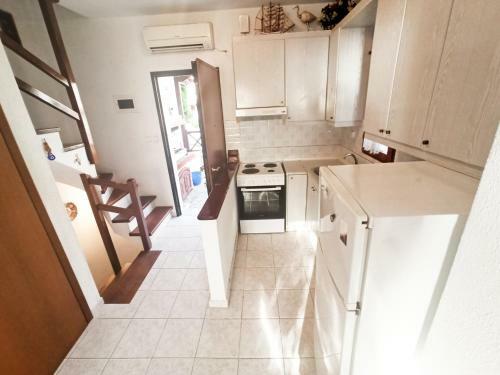 Zennova #22 Nikiti Sea Side House