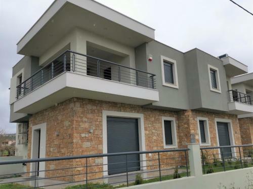 Nikiti Modern Villa