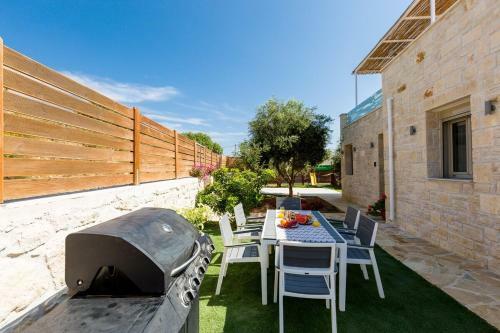 Villa Vera - With Private Heated Pool & Jacuzzi
