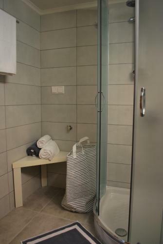 Cornelia Apartment