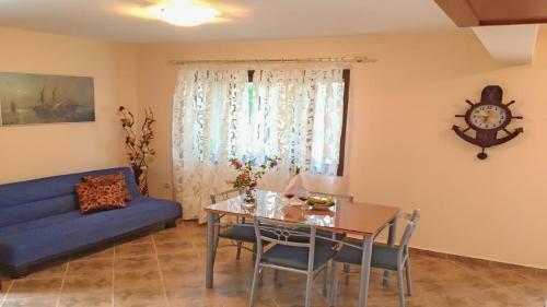 Glyfada Villas ||