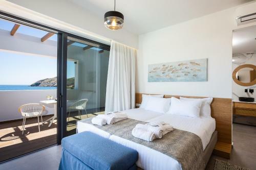 Wave Villa, Beach Front Retreat!