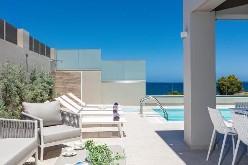 Lagoon Seaside Villa, Sumptuous Retreat!
