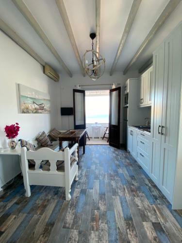 Petridi Maria Suites & Apartments