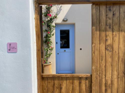 Pink Freud Villas Santorini