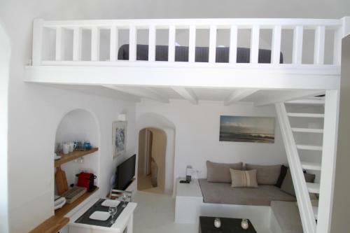 Astrea Suites Notus Dome House