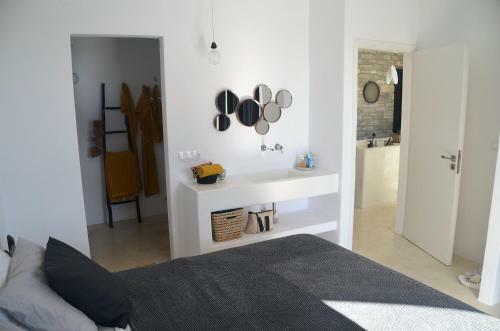 The Hedonist Square Cycladic House With Sea View