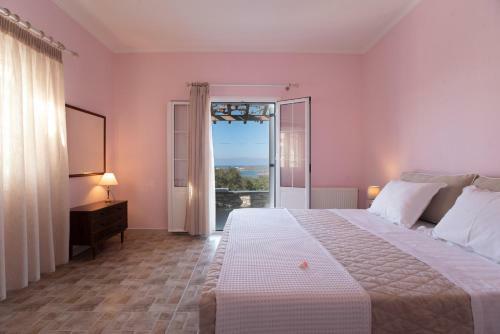 Seaview Maisonette With 3 Bedrooms In Paros