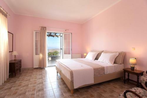 Seaview Maisonette With 3 Bedrooms In Paros