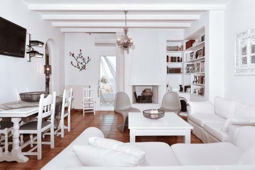 Paros Cycladic Seafront Home