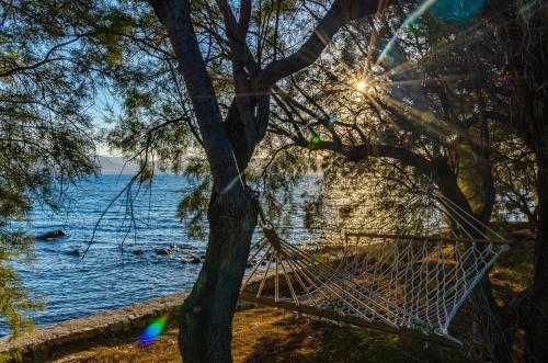 Calmea: Seafront Escape - Private Beach