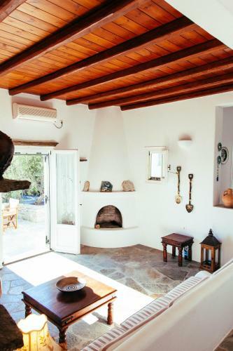 Agkeria Great Feeling House