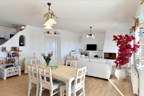 Villa Dreamcatcher, Sea View & Jacuzzi/pool, Paros
