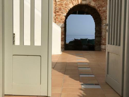 Seaside Home With Pool, Hot Tub, Vineyard And View
