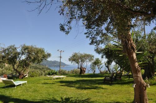 Posada Lemoni Apartments
