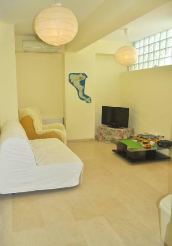 Posada Lemoni Apartments