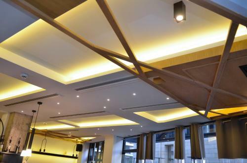 Adonis City Hotel