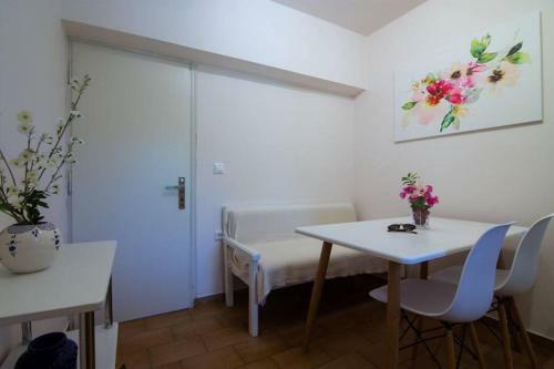 Cozy Apartment In Paxos, Mpogdanatika