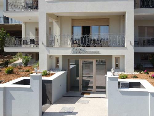 Light Of Faros Apartments