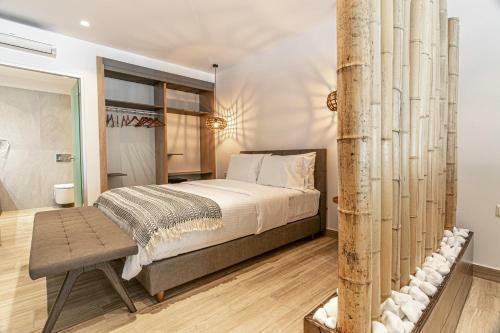 Hotel F & S Lounge Suites