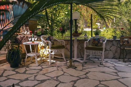 Nafsika Apartments