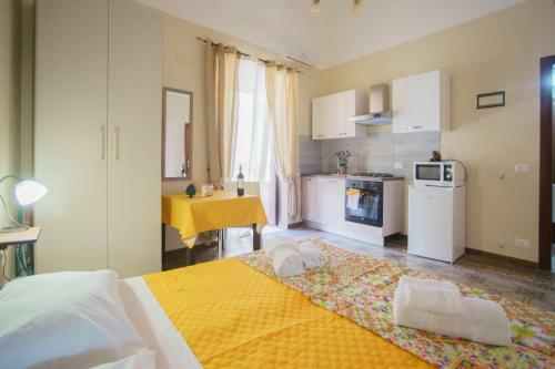 Domus Aurea Apartment Cefal�