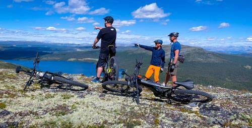 Lemonsj�en-jotunheimen-besseggen