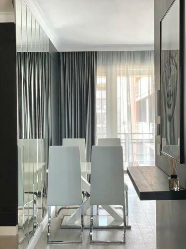 Selling Sunset Apartaments 2