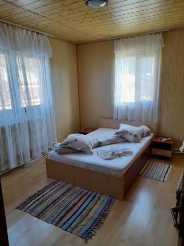 Casa Poieni?a