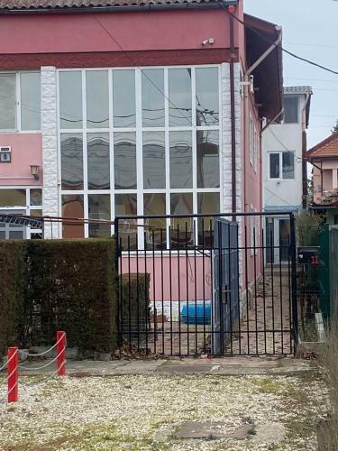 Hostal Pensiunea Amyrar