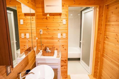 Londonbushotel & Wooddy