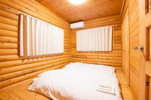 Londonbushotel & Wooddy