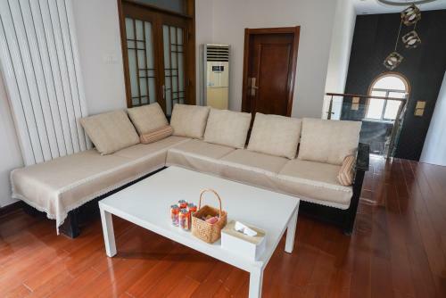 Tiezhu Party Holiday House
