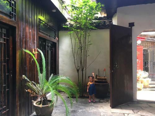 Hostal Rose Courtyard