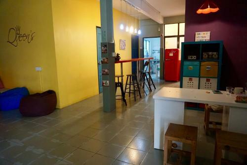 Queen's Hostel
