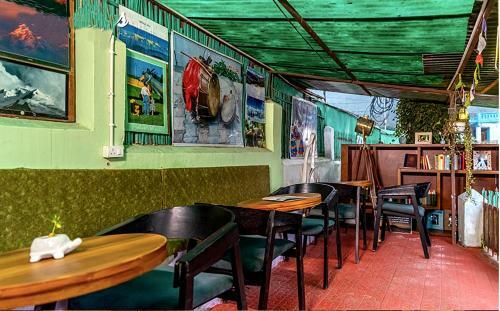 Hotel Kumaon Local