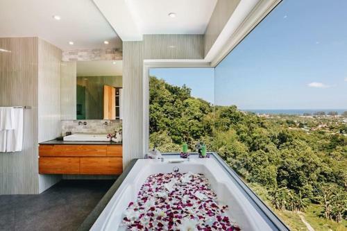 Villa Beyond-namaste 15 Bedroom Fully Staffed Seaview Villa